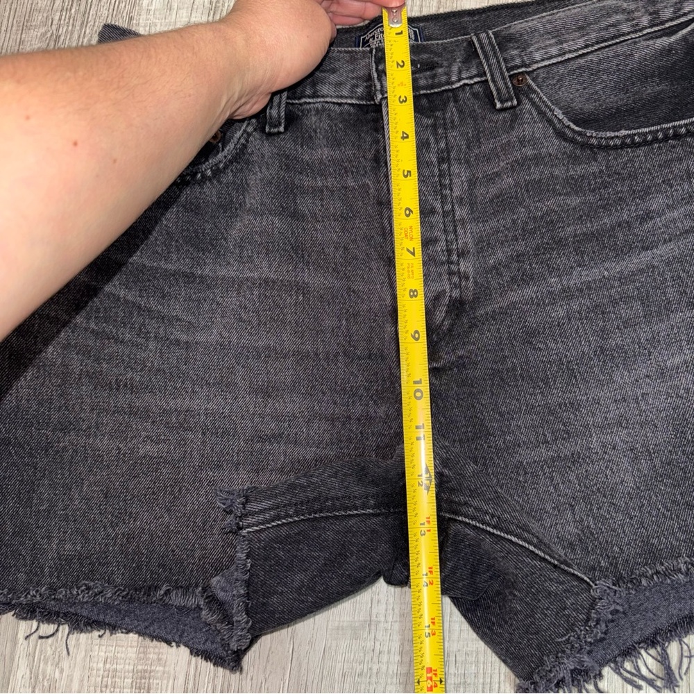 Abercrombie & Fitch Women's High Rise 4 Short Size 30/10 Black Denim Jeans - Picture 4 of 10